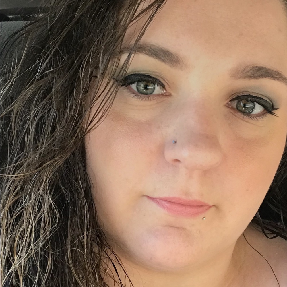 Meet your Posher, Chanel